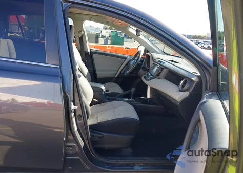 2017 Toyota Rav4 Xle z USA, uszkodzony, nr VIN 2T3RFREV1HW665396